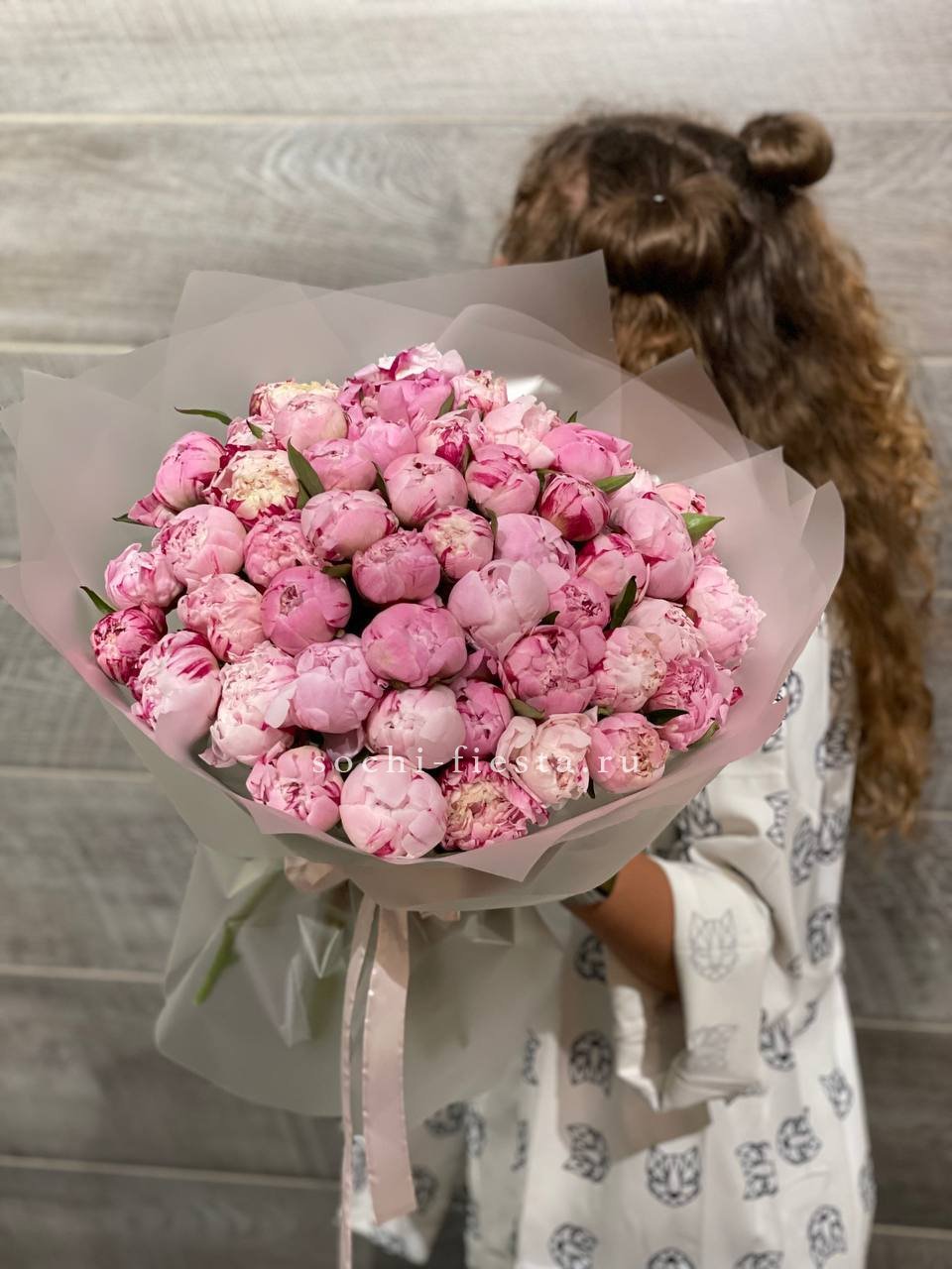 Коралловые пионы
